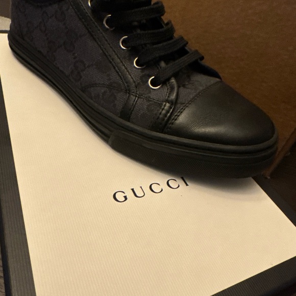 Gucci women’s black sneakers - Picture 1 of 4